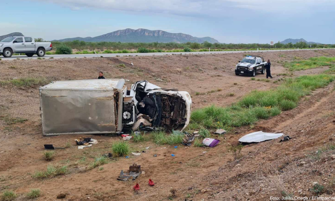 Volcamiento en carretera Hermosillo-Guaymas deja tres heridos